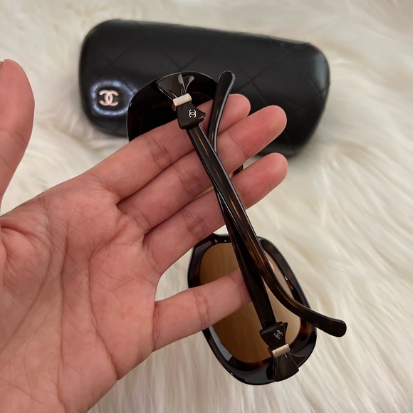 CHANNEL CC LOGO RECTANGULAR BOW SUNGLASSES - Picture 3 of 7